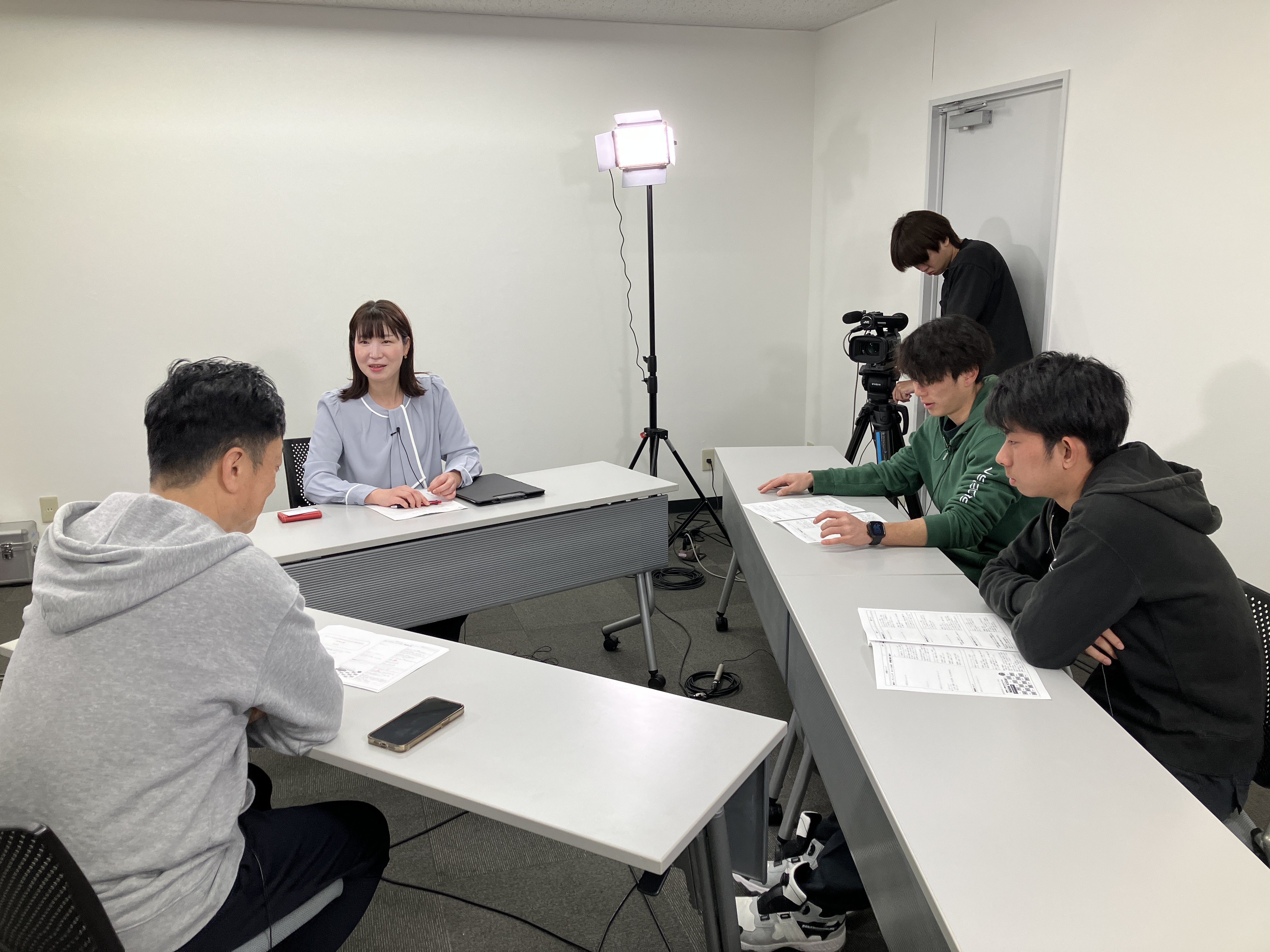 愛知県ざっくりわかる高校生のための業界研究　座談会撮影